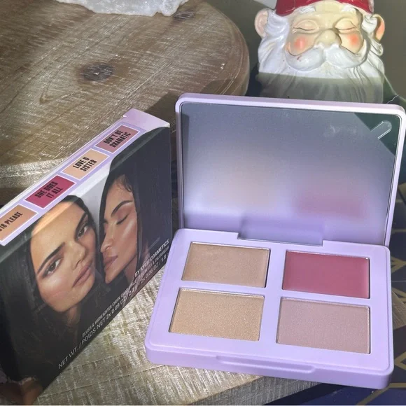 Kylie Cosmetics Blush & Highlighter Cheek Quad - Picture 2 of 7